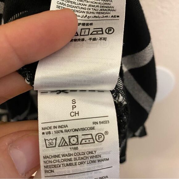 Old Navy woman’s black white Plaid Flannel tunic button pullover shirt dress S - Picture 6 of 10